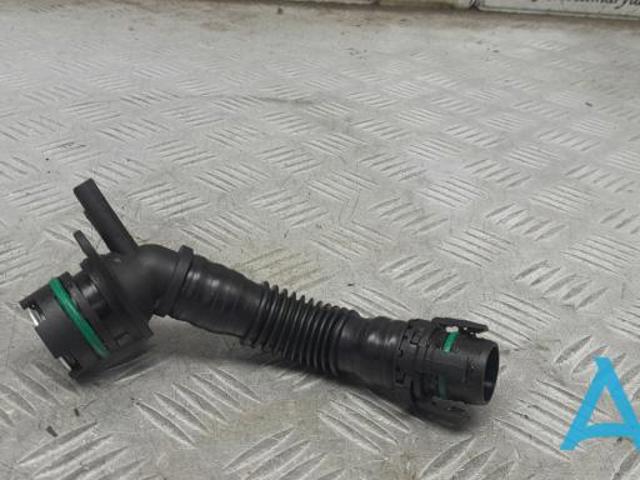 BMW 11127584128 Патрубок вентиляции картера (маслоотделителя) в наличии Украина