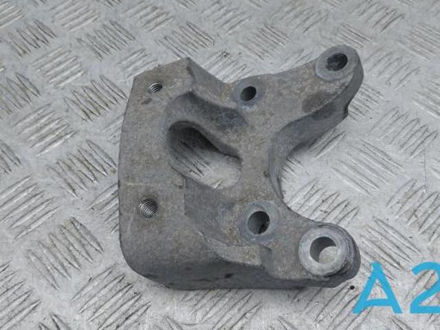 Кронштейн подушки (опоры) двигателя, задней 113325NA0A NISSAN