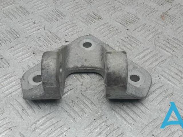 Кронштейн подушки (опоры) двигателя, задней 113326RA0A NISSAN