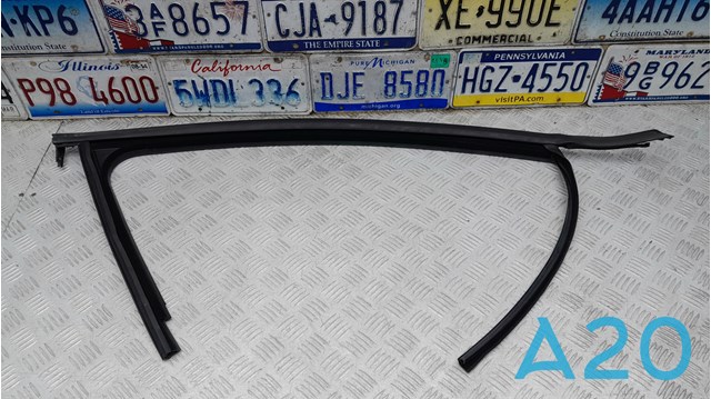 Направляющая стекла рамки двери, переднего правая 11A837440H5AP VAG