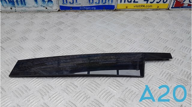 Накладка двери передней правой вертикальная 11A837902B041 VAG