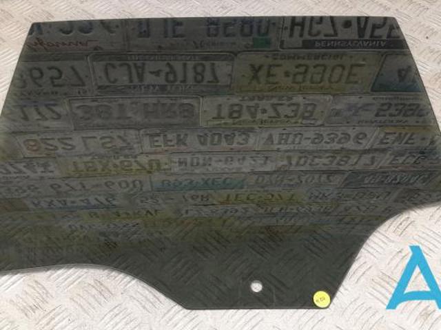 Стекло двери задней левой 11A845025A VAG