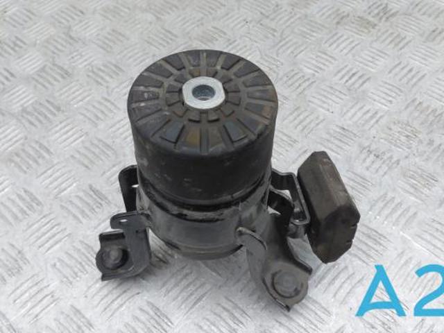 Кронштейн опоры двигателя 1236125090 TOYOTA