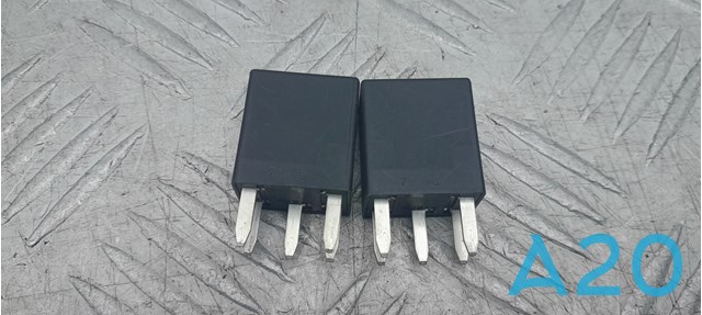 Реле электрическое многофункциональное 13500126 GM