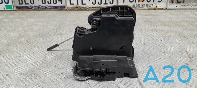 Замок двери задней левой 13528285 GM