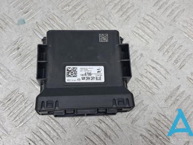 Блок управления комфортом 13534928 GM