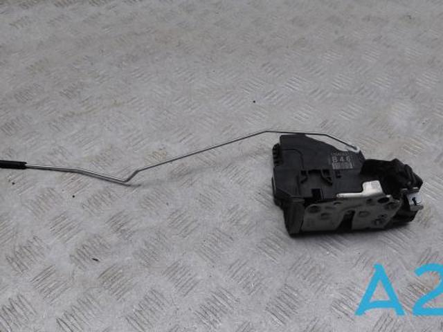 Замок передней пассажирской двери 13553103 GM