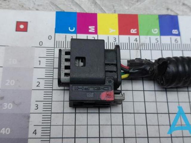 Разъем (фишка) универсальный 13585332 GM