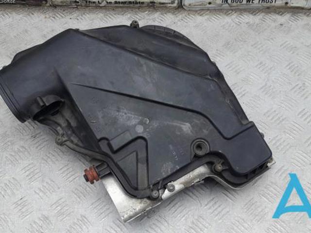 Корпус воздушного фильтра, правый 13717577448 BMW