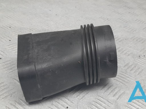 Патрубок воздушный, вход воздушного фильтра 13717590592 BMW
