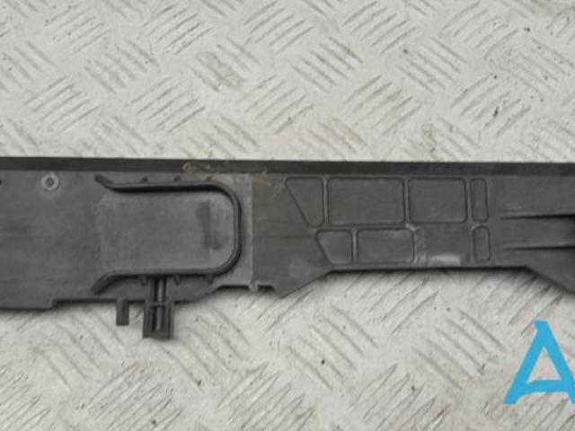 Кронштейн радиатора левый 17117616025 BMW