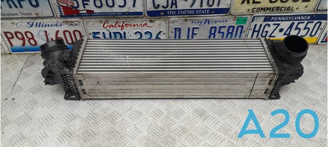 Радиатор интеркуллера 17517617600 BMW