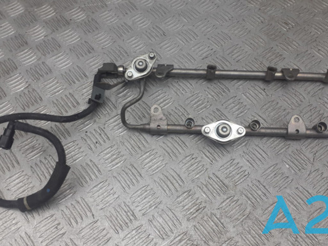 Рампа форсунок системы впрыска топлива 17521JA10D NISSAN