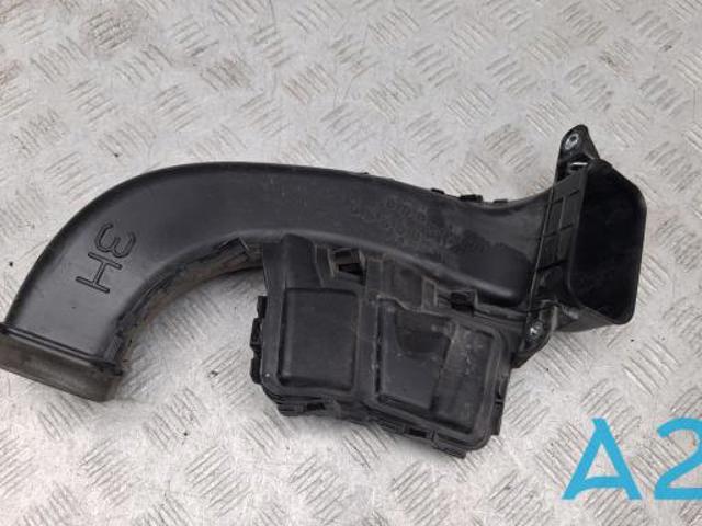 Воздухозаборник 1775025040 TOYOTA