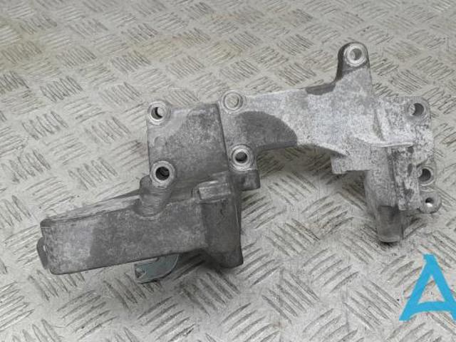 Крепление генератора 1801A100 MITSUBISHI