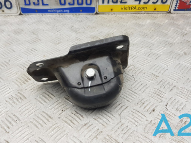 Кронштейн задней балки 1K0505130J VAG