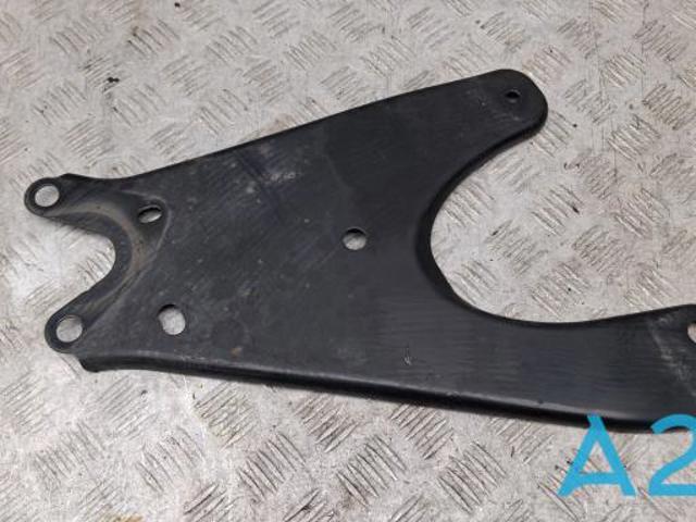 Кронштейн передней балки 20107FL010 SUBARU