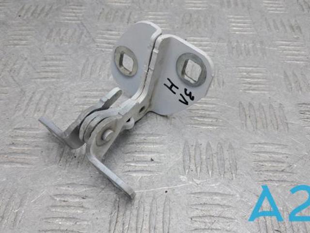 Петля двери задней правой 20986576 GM