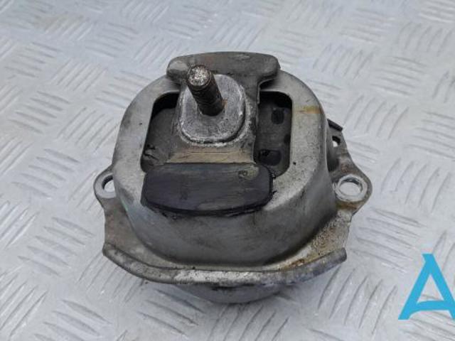 BMW 22116865146 Правая подушка двигателя в наличии Полтава