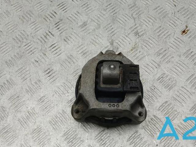 Подушка мотора правая 22116877660 BMW