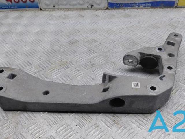Кронштейн КПП 22319485312 BMW