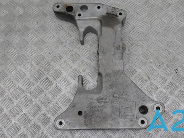 Крепление кпп 22326861580 BMW
