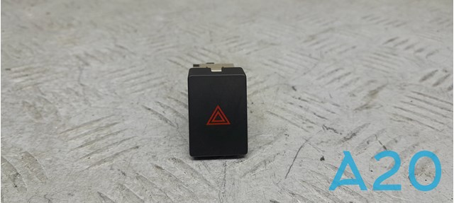 Кнопка включения аварийной сигнализации 252905SA1A NISSAN