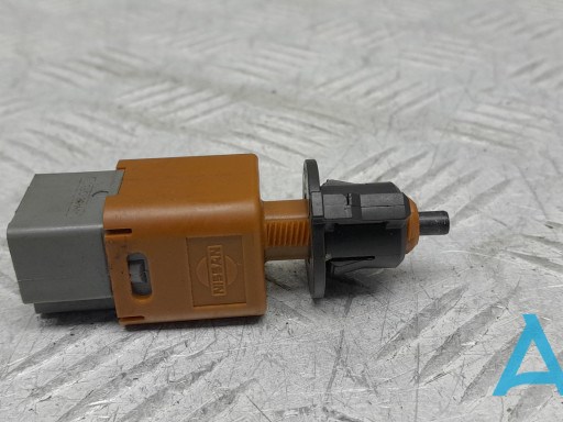 Жабка стопов 25320JN00A NISSAN
