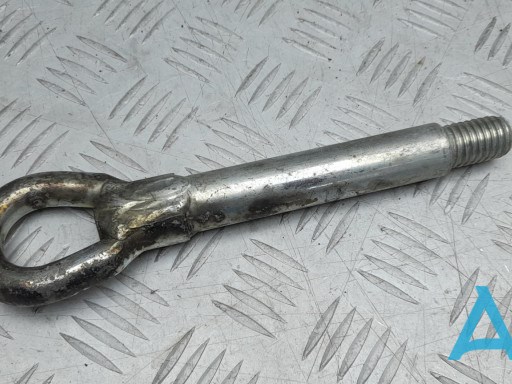 Крюк буксирный передний 26246509 GM