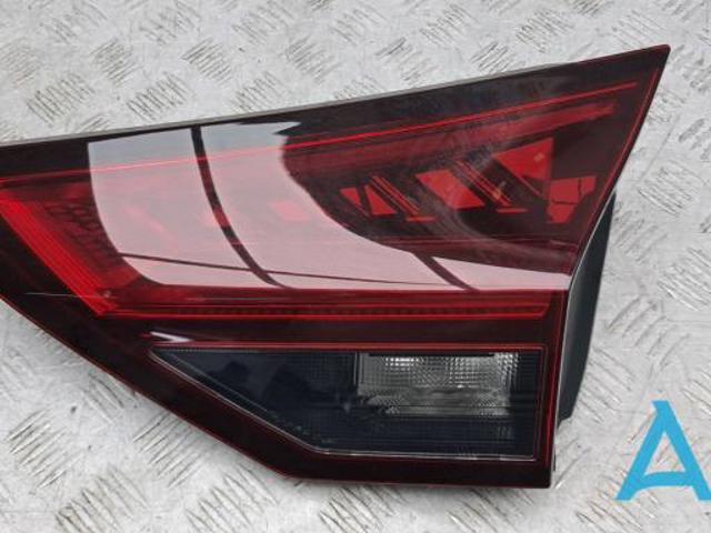 Фонарь задний внутренний правый 265506RF1A NISSAN