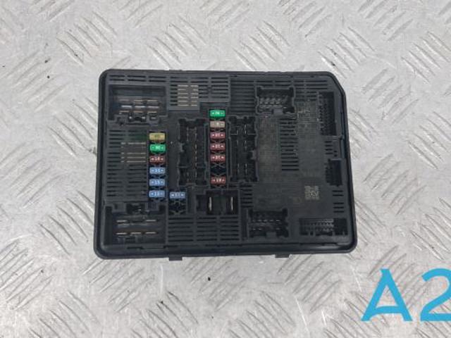 Монжатный блок реле 284B76RA0A NISSAN
