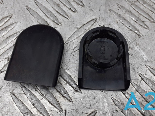 28882ZN50A NISSAN Заглушка гайки крепления поводка переднего дворника купить в Николаев