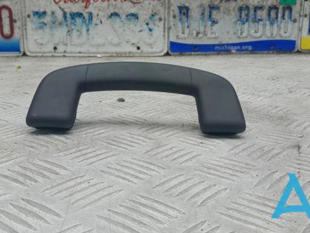Поручни (держатели) и крючок для одежды 2G085760782V VAG