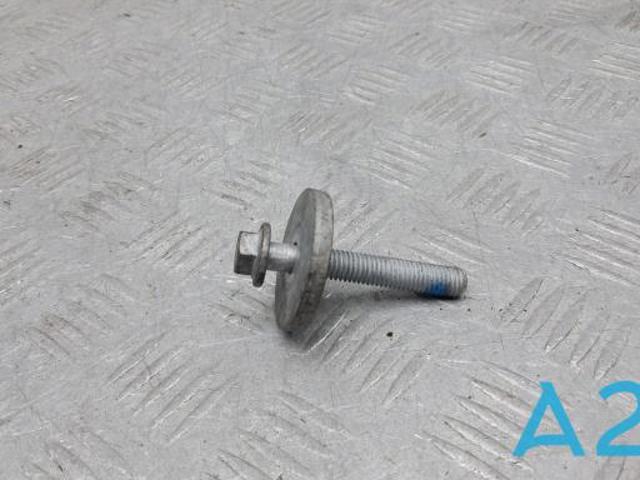 Болт ступицы 30670602 VOLVO
