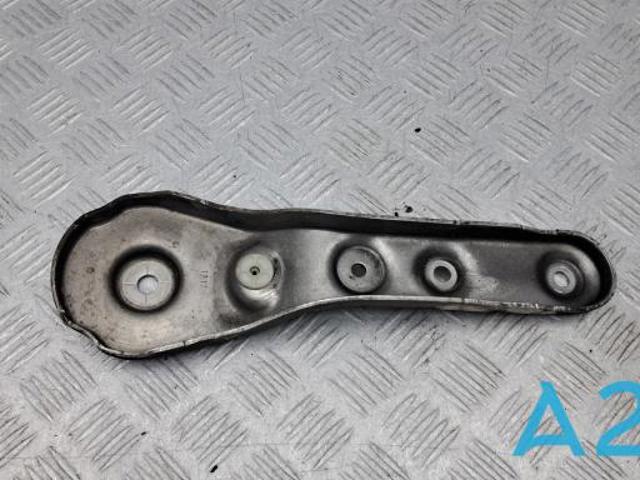 Кронштейн задней балки 31106861142 BMW