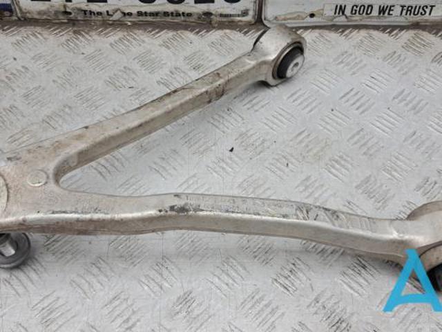 Рычаг передний нижний левый 31106863739 BMW