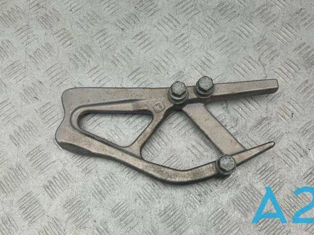 Усилитель переднего подрамника 31106878779 BMW