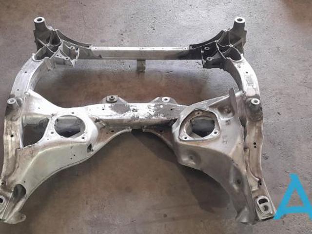 Крабобалка передней подвески 31116796692 BMW