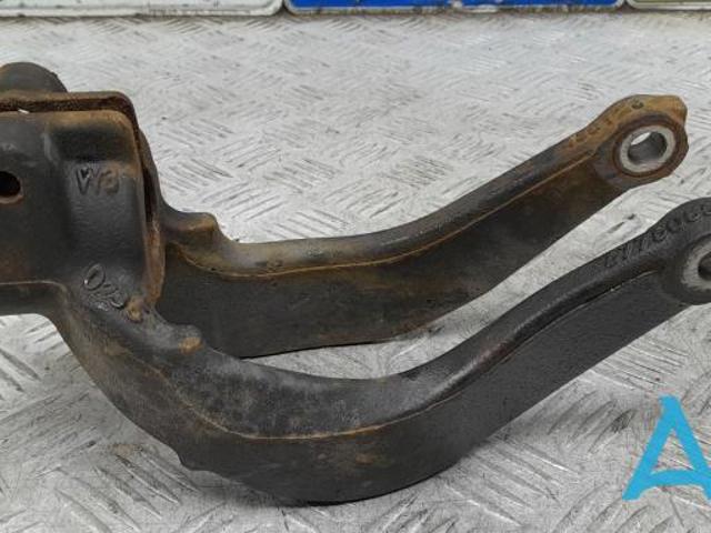 Вилка нижняя амортизатора переднего, левая 31126775085 BMW