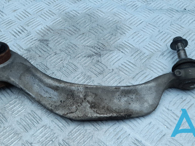 Передний нижний рычаг 31126775960 BMW