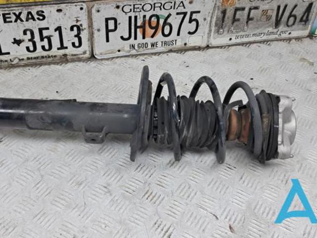 Передний правый амортизатор 31316888454 BMW