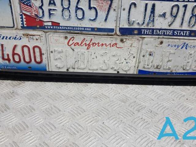 VOLVO 31352708 Уплотнитель стекла двери передней левой внутренний (планка) в наличии Павлоград