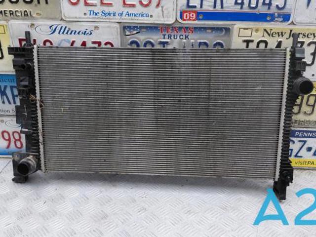 Радиатор охлаждения двигателя 31410895 VOLVO