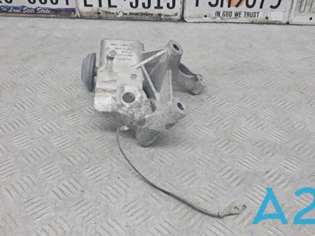 VOLVO 31430470 Кронштейн подушки (опоры) двигателя правой в наличии Харьков