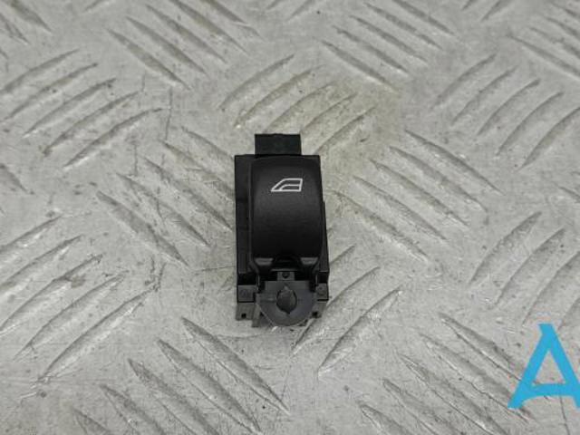 Кнопка стеклоподъемника передняя правая 31433408 VOLVO