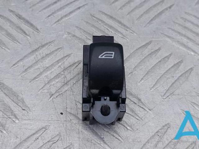 31433408 VOLVO Кнопка стеклоподъемника передняя купить в Днепр