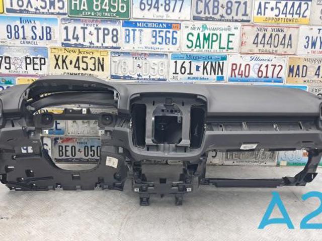 Передняя панель 31442543 VOLVO