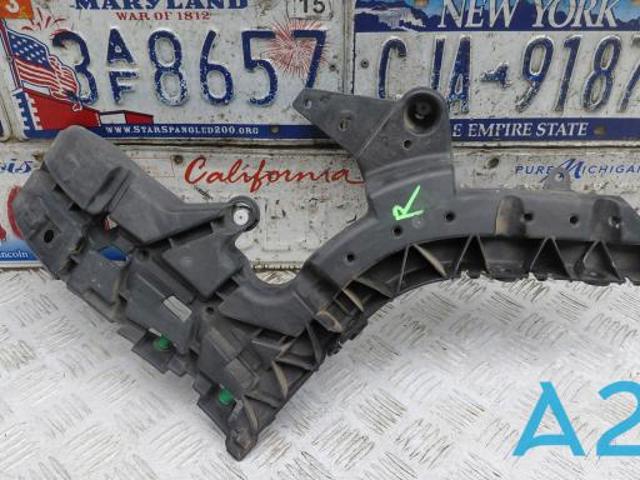 Правое крепление заднего бампера 31455999 VOLVO