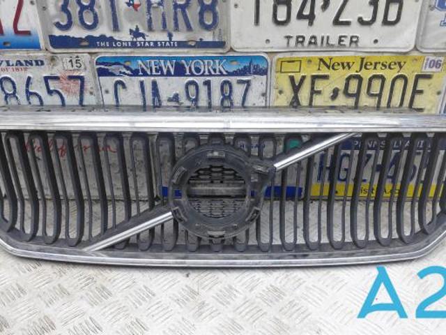 VOLVO 31457342 Решетка радиатора в наличии Чернигов