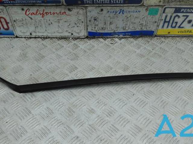 Рама ветрового стекла левая 31469400 VOLVO